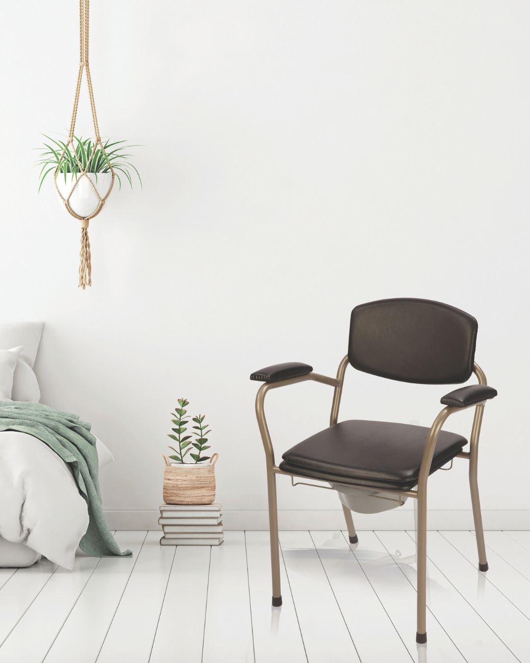 Chaise percée Biscarrosse